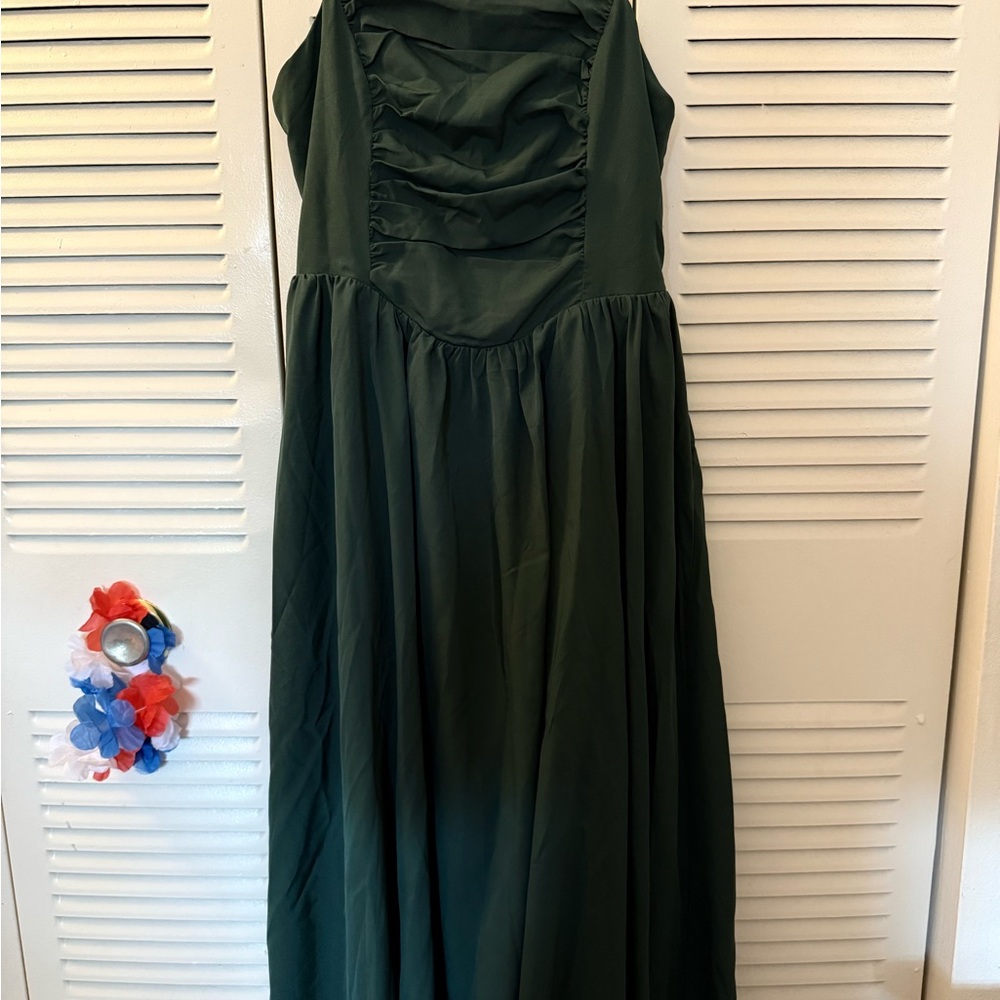 Elegant Green Sleeveless Dress